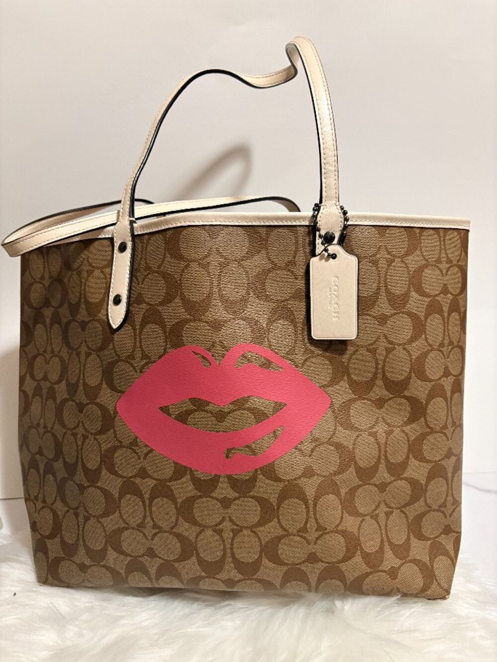 Coach F78225 Signature City Tote Pink Lips Print Khaki Chalk Canvas